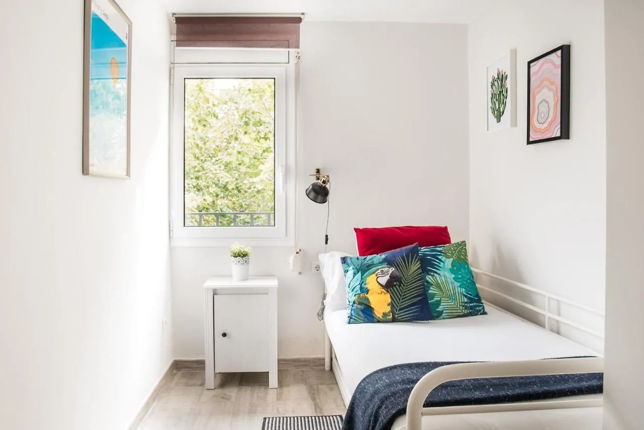 Cozy Apartment With Splashes Of Color L'Hospitalet de Llobregat Spain