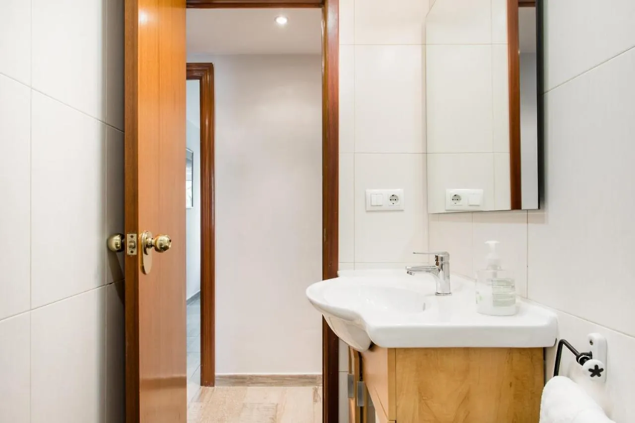 Cozy Apartment With Splashes Of Color L'Hospitalet de Llobregat Spain