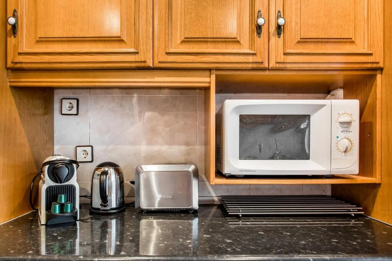 Cozy Apartment With Splashes Of Color L'Hospitalet de Llobregat